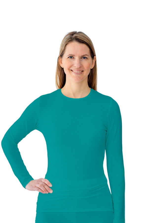 Soothe your skin and find relief with our Remedywear Long Sleeve Shirt. Made with soft, breathable TENCEL and infused with zinc oxide, this shirt is perfect for those with sensitive skin.