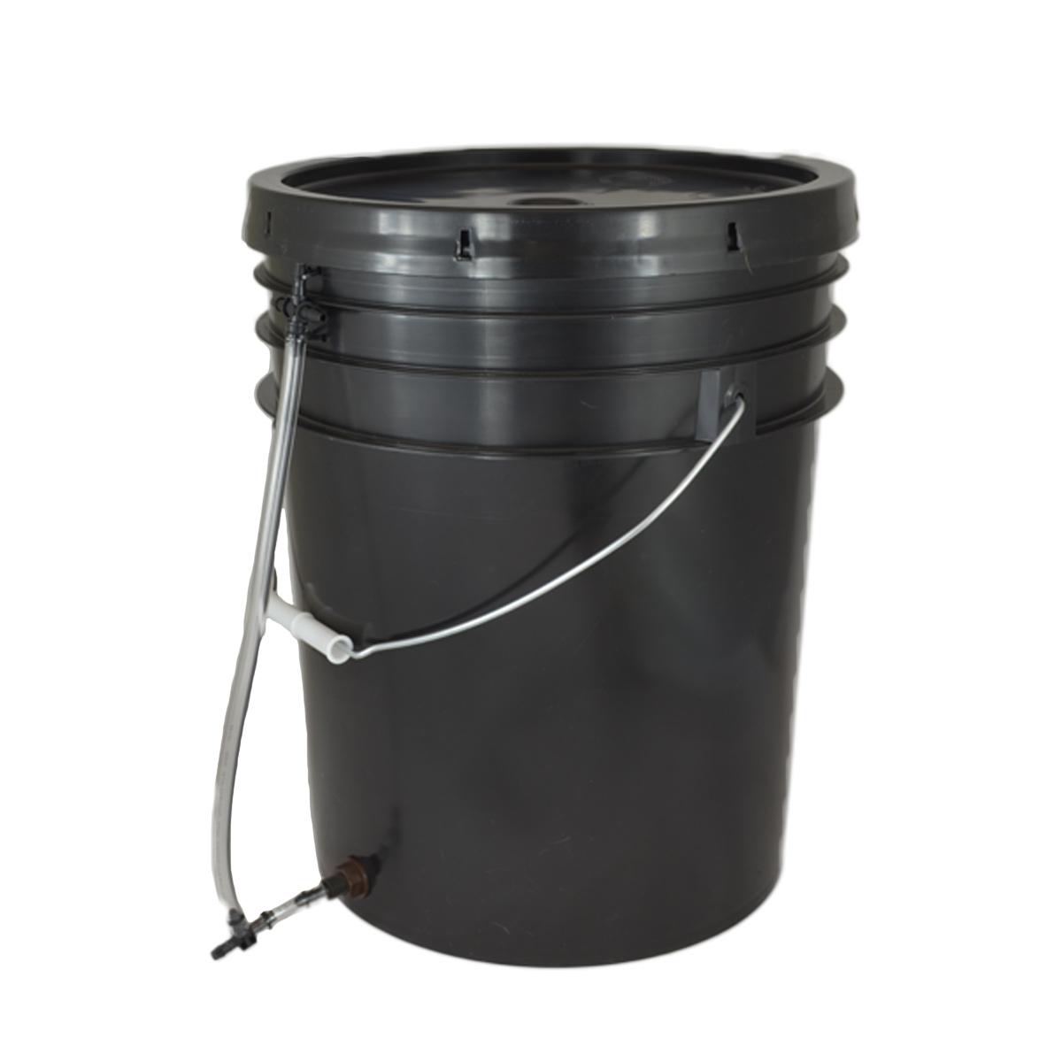 5 gallon deluxe reservoir with water level indicator for Blumat gravity-fed watering systems