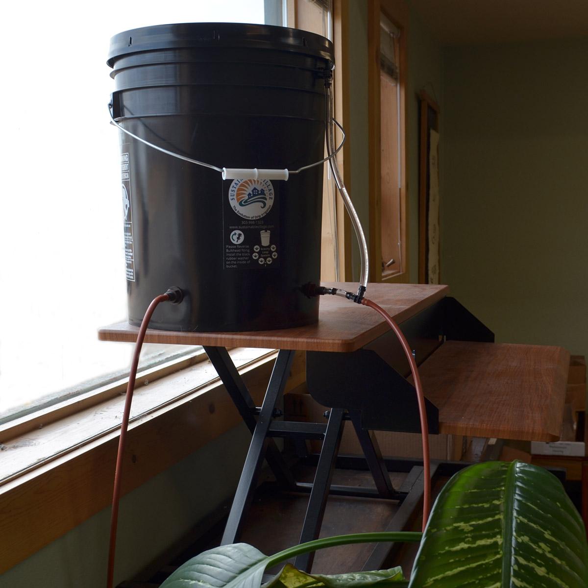 Water level indicator kit for existing 5 gallon Blumat reservoir buckets