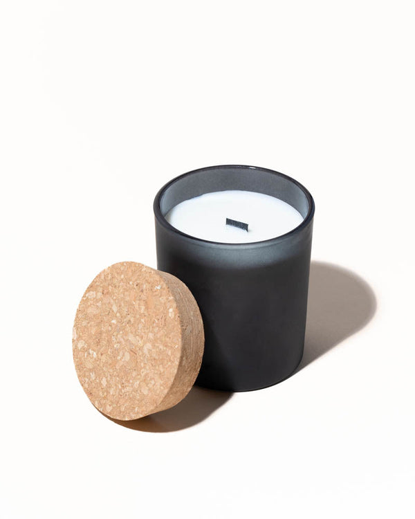 Finished soy candle made with Supernatural Soy Flakes™ natural candle wax by makesy®