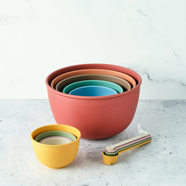 Bamboozle Astrik Baking Bundle with 5 nesting mixing bowls, 4 measuring cups, and 4 measuring spoons in a nature-inspired colour