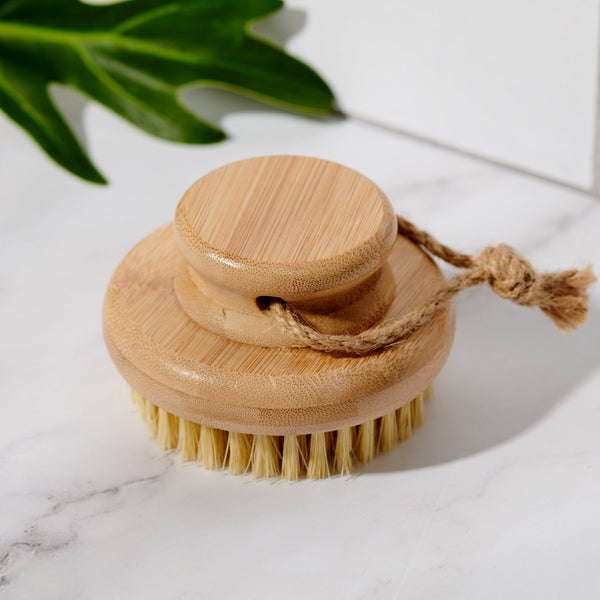 Close-up of natural sisal bristles on the Desesh plastic-free bamboo body brush