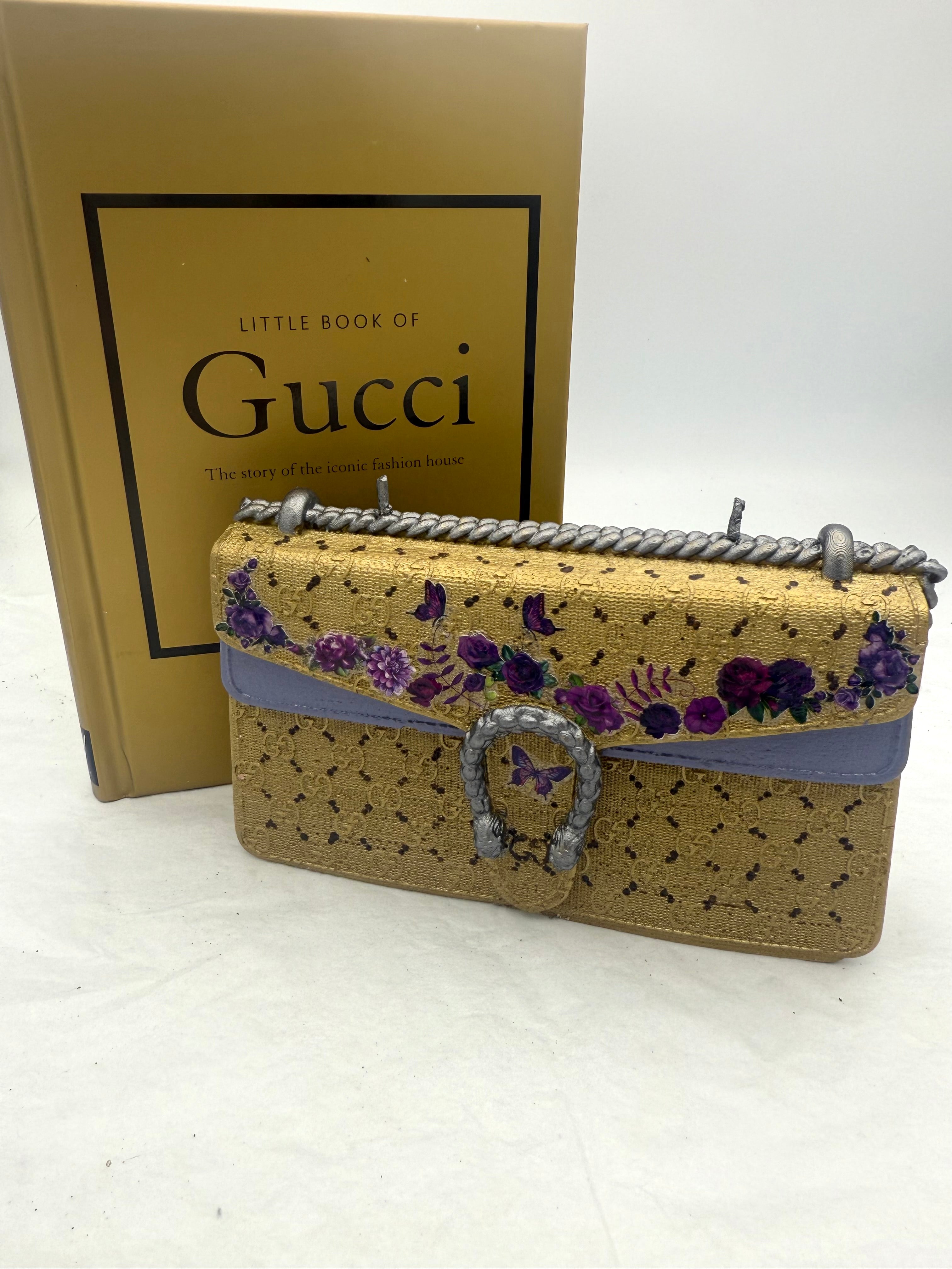 Chic Vegan Clutch Candle: Iconic Fragrances & Lasting Burn Time (85 Hours)