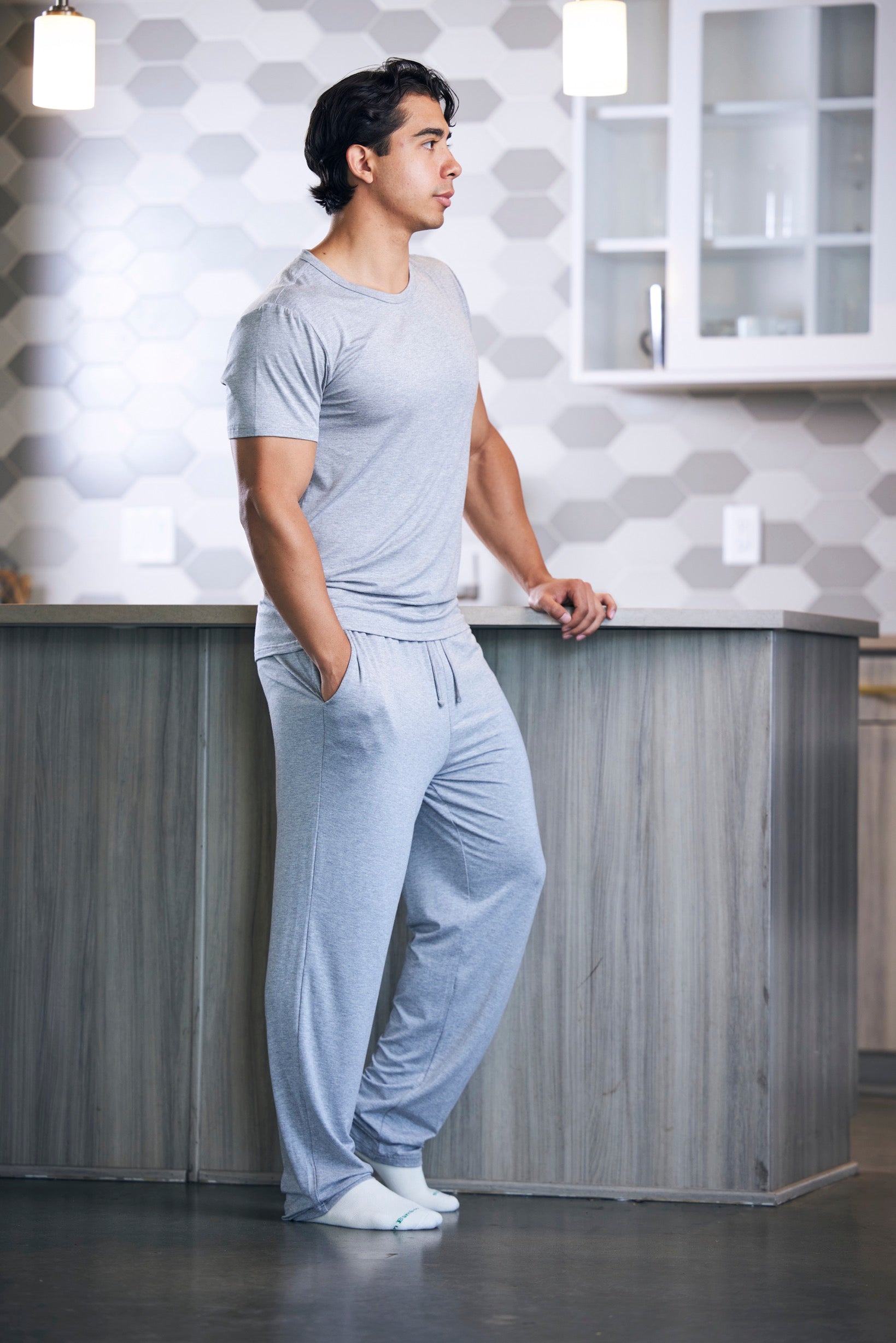 Men's Soft Bamboo Lounge Pajama Set - Short Sleeve Top & Pants 32