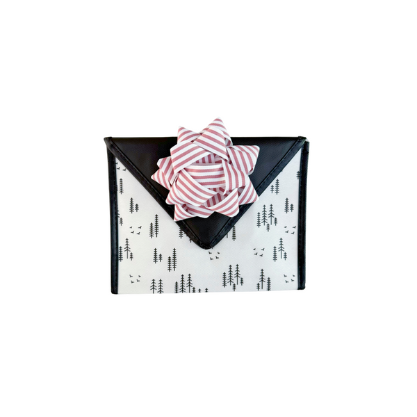 Close-up of pink reusable gift bow with charm-ready detail by EverWrap