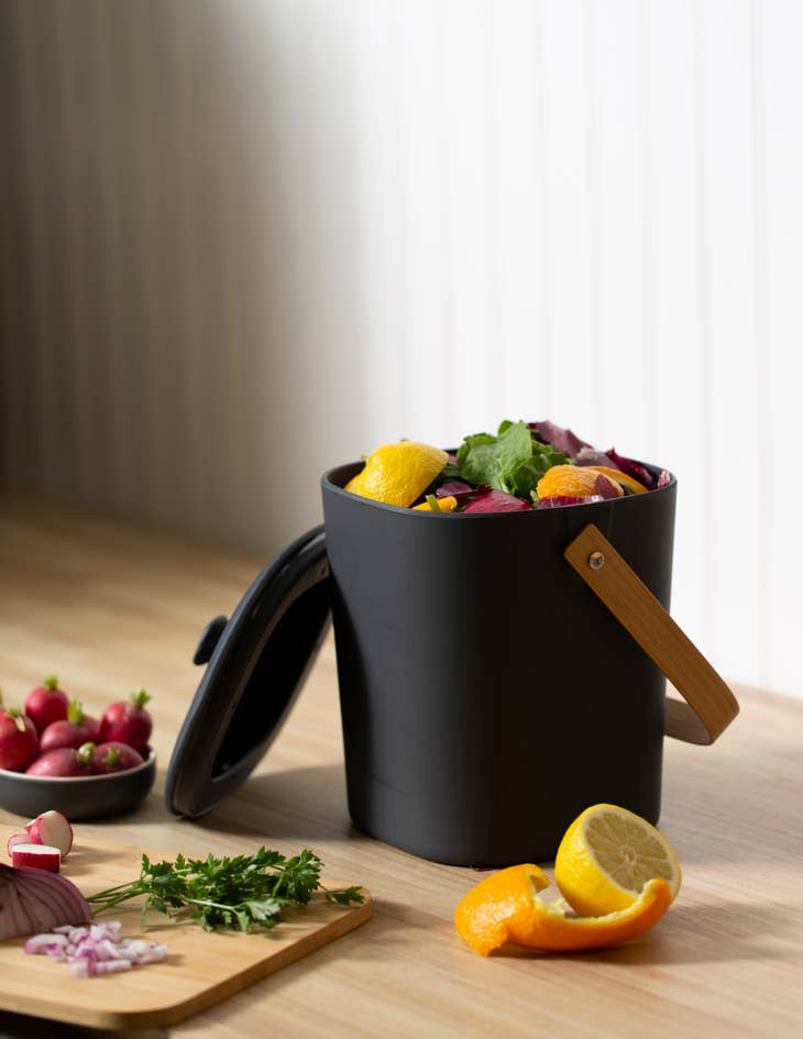 Countertop Composter - Made from biodegradable bamboo fiber