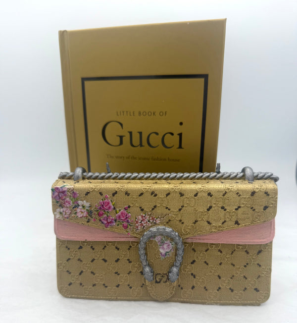 Chic Vegan Clutch Candle: Iconic Fragrances & Lasting Burn Time (85 Hours)