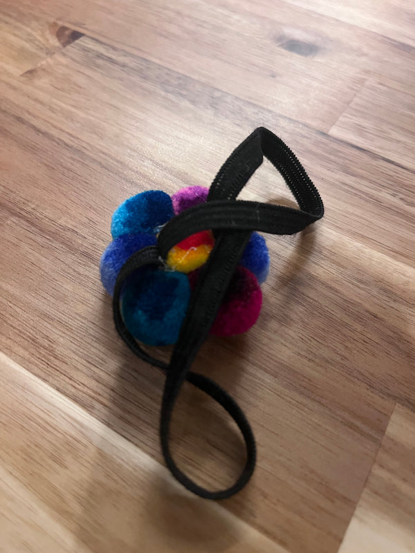 🌸 Handmade Flower Pompom Hair Tie – Colorful Peruvian Elastic Bobbles