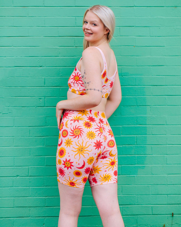Side view of Thunderpants USA high rise Luna y Sol bike shorts on model