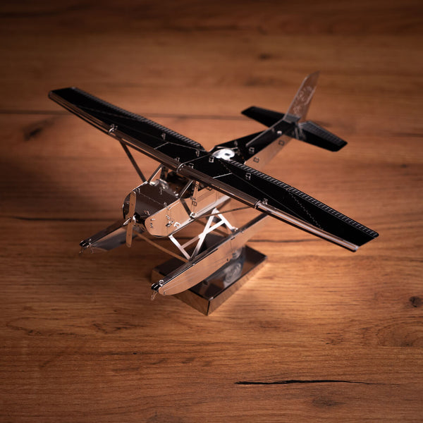 BREEZE DRIFTER CESSNA Seaplane model kit displayed