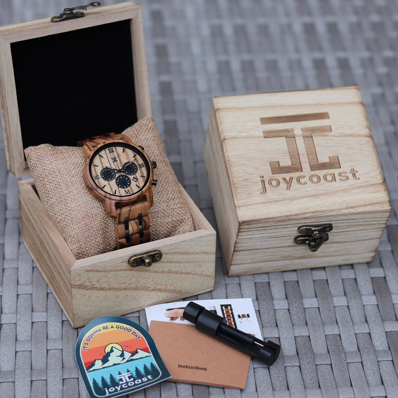 Breiler Zebrawood Chronograph: Bold Design, Precise Functionality, Sustainable Gift