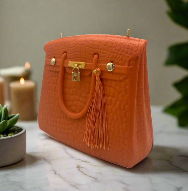 Striking Vegan Purse Candle: Metallic Accents & Long-lasting Fragrance (200 Hours)