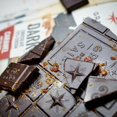 Experience the perfect blend of sweet and salty with our Dark 75% Cocoa Chocolate with Caramel and Sea Salt. This organic chocolate bar is a true indulgence.