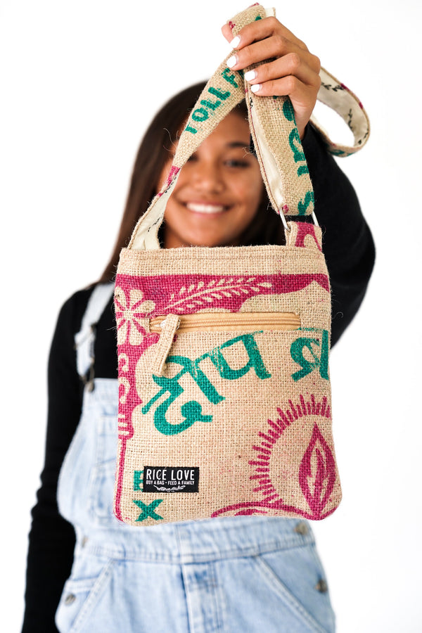 Close-up of jute burlap texture on the Everyday Purse - Recycled