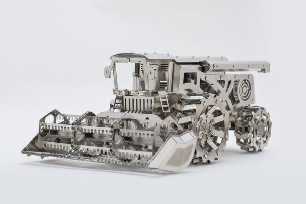 Voracious Harvester Combine Mechanical Model Kit