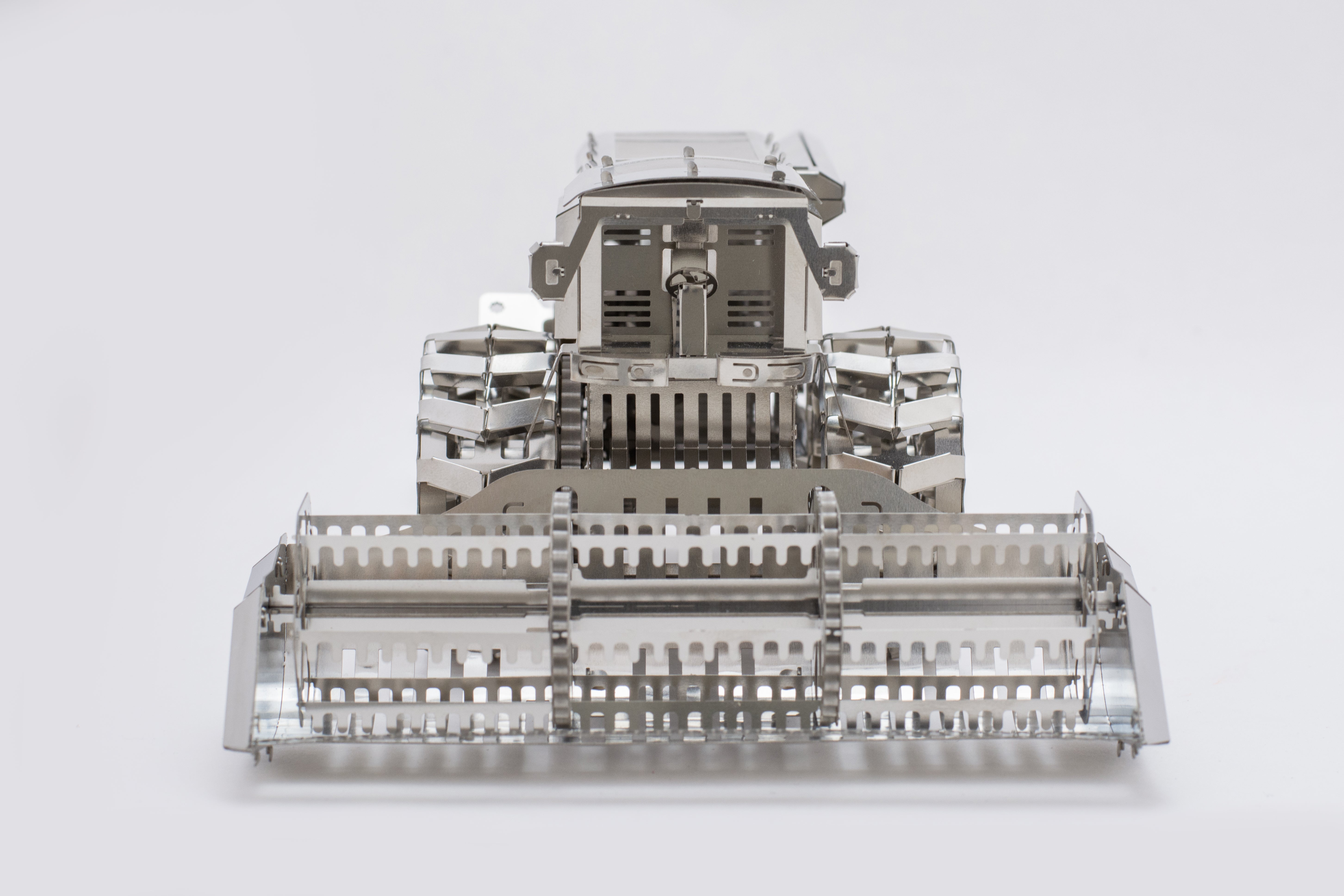Voracious Harvester Combine Mechanical Model Kit