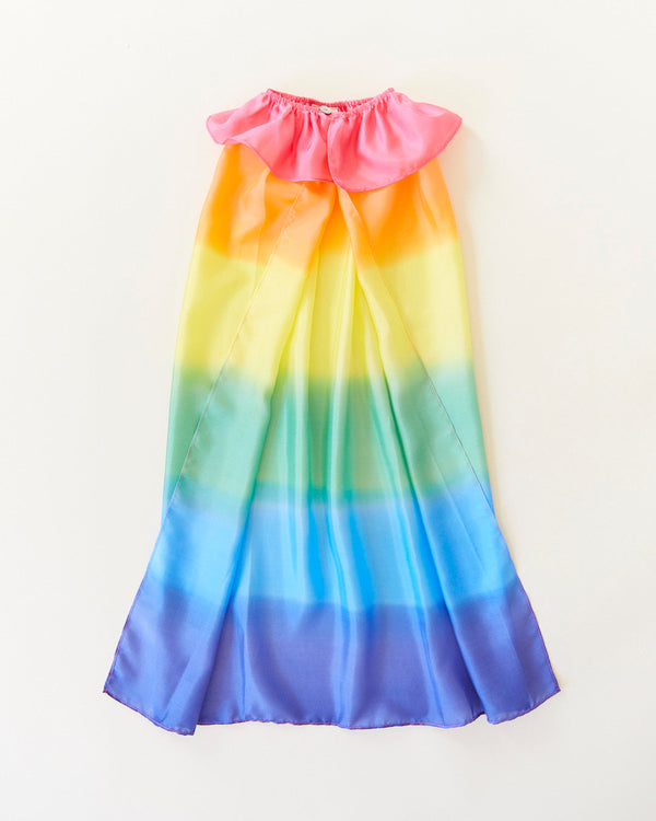 Fuel creativity and eco-conscious play with the Rainbow Silk Cape! This luxurious 100% mulberry silk cape inspires imagination, open-ended play, and hours of dress-up fun. Perfect for ages 3-8