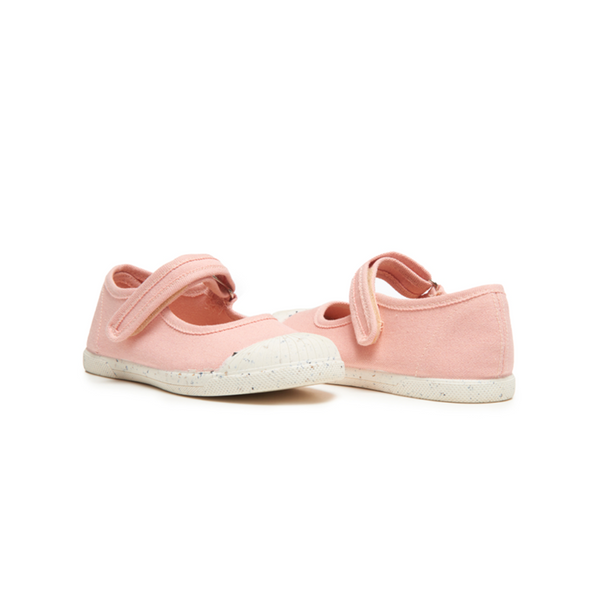 Unleash playful style with the eco-friendly Peach Mary Jane Sneakers by Childrenchic! Made with recycled textiles & sustainable practices, these comfy & cute shoes are perfect for active kids who care about the planet. Shop now & make a difference!