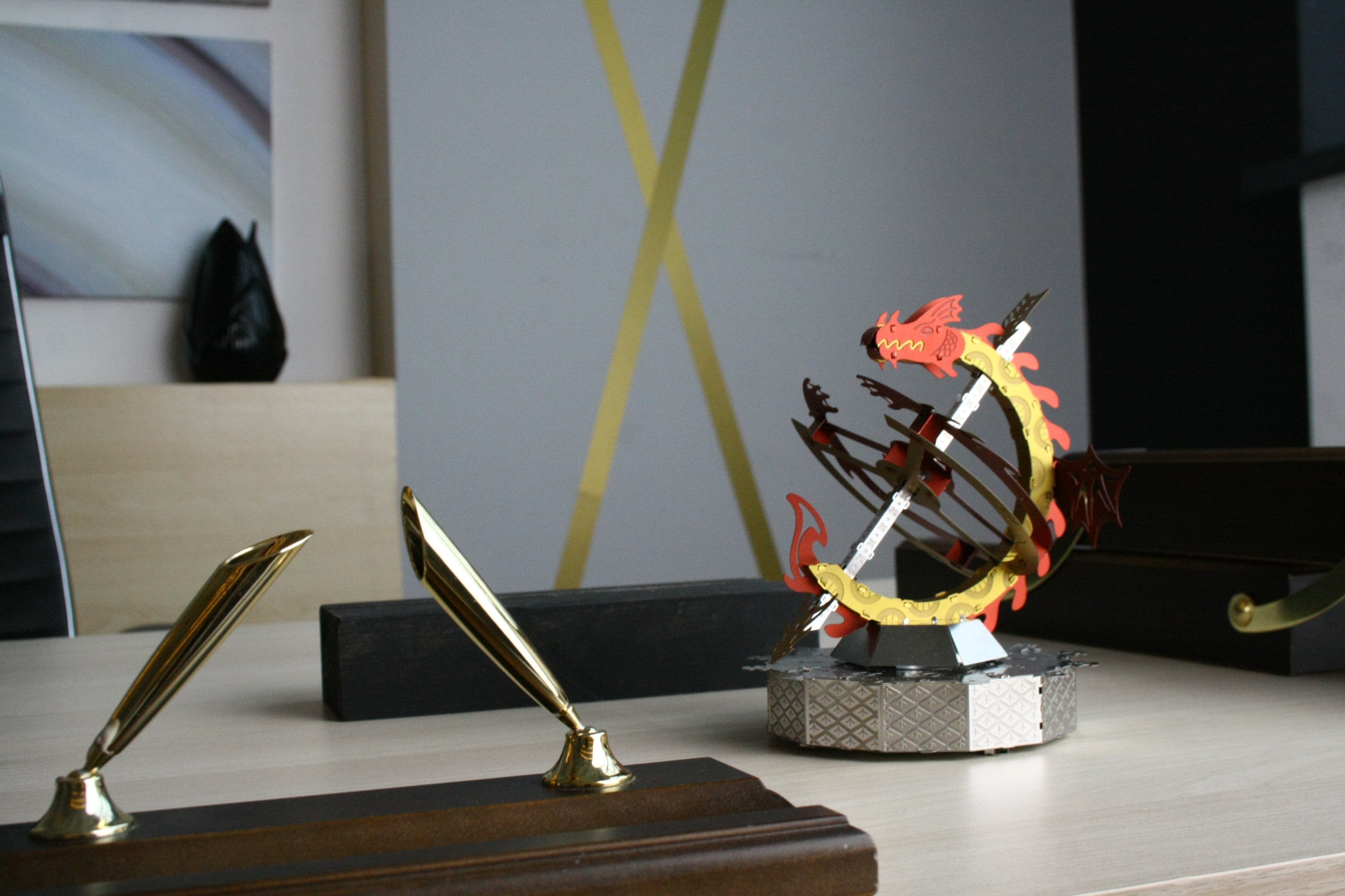 Sun Chaser Stylish Clock - Sundial-Inspired Wall Decor