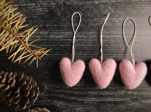 Mallow Pink needle-felted wool hearts from the set of 5