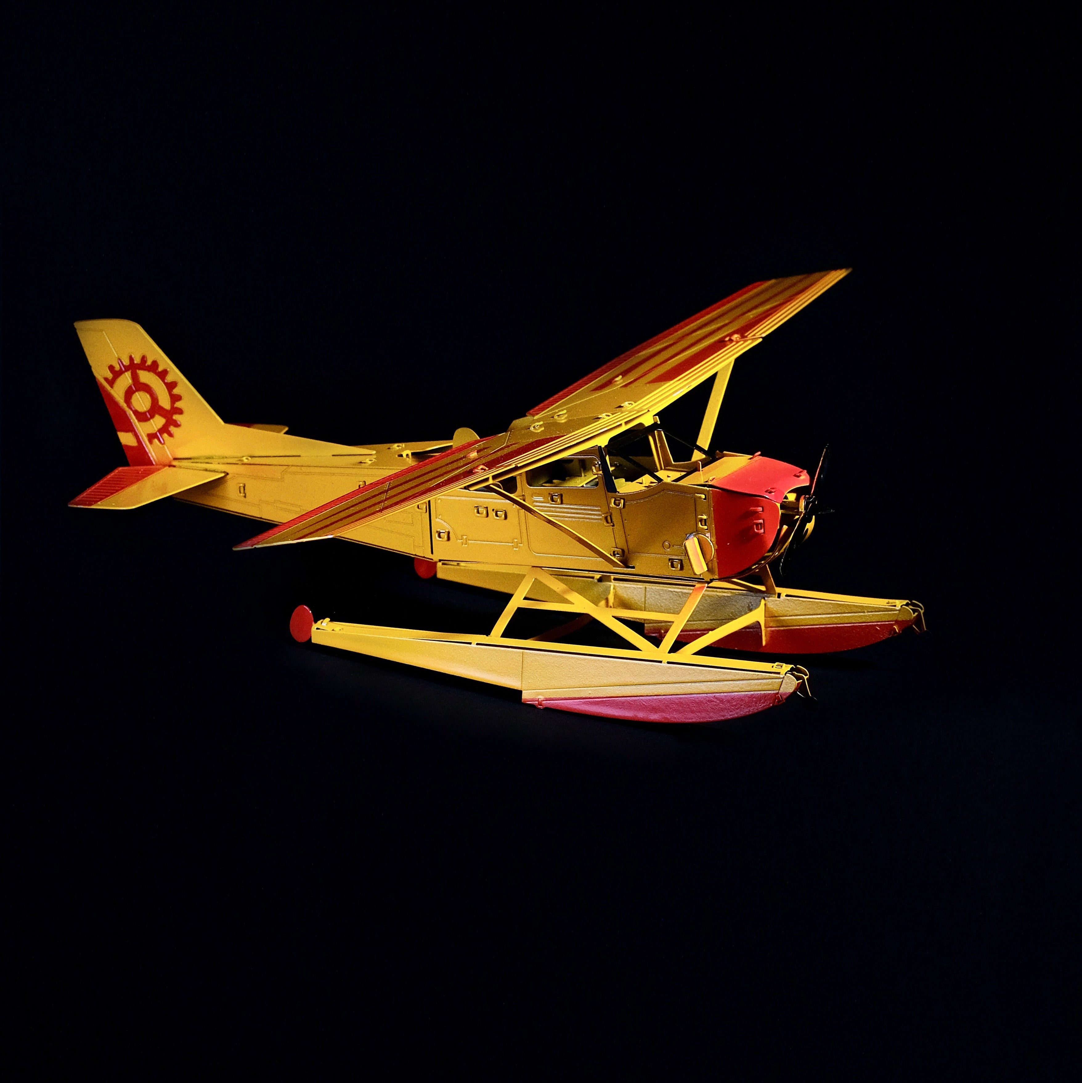 Assembled BREEZE DRIFTER CESSNA Seaplane mechanical model