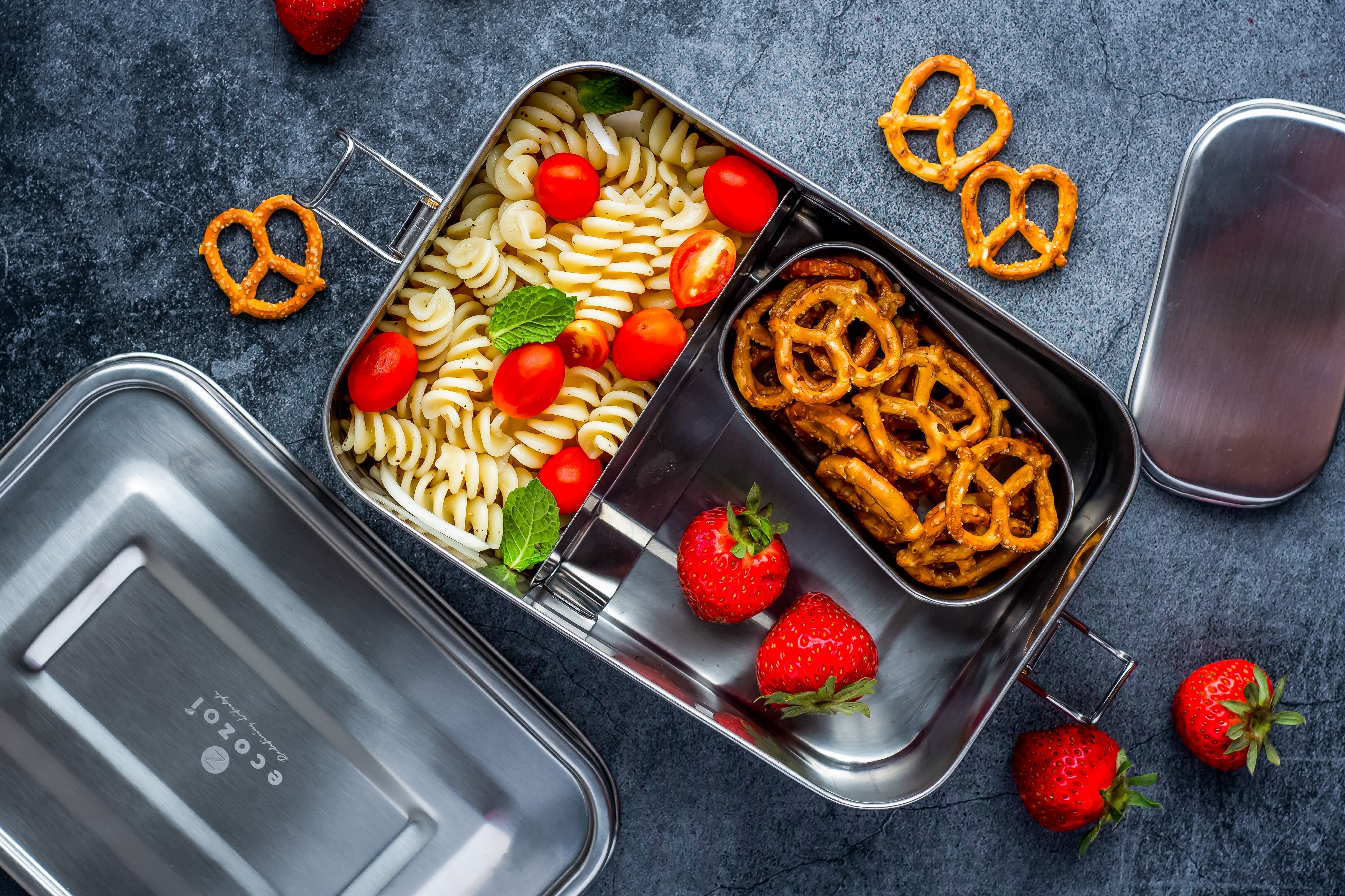 Ecozoi leak-proof stainless steel lunch box with red silicone seal gasket and bonus snack pod