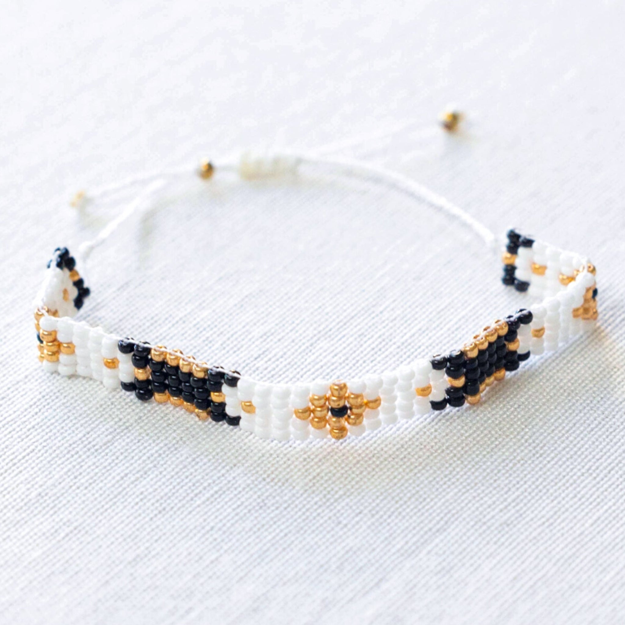 Rosa Seed Bead Bracelet