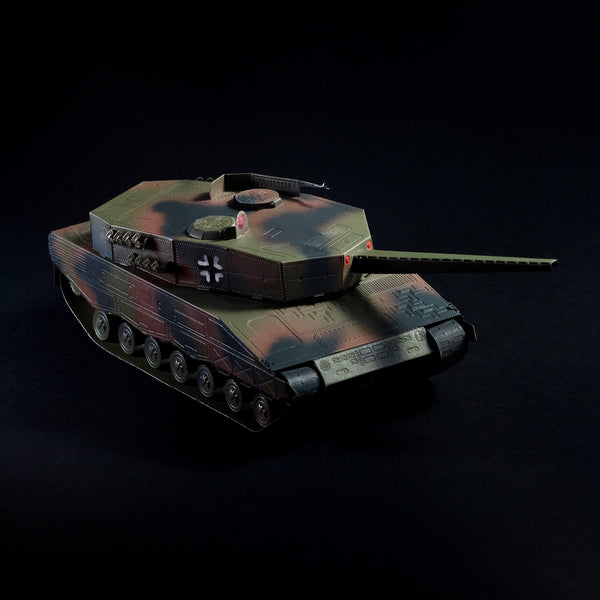 Painted Leopard 2 model tank display