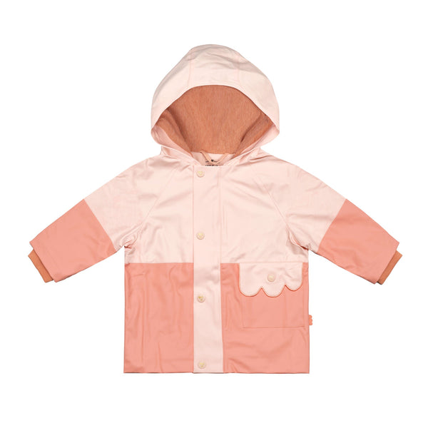 Mon Coeur Colorblock Raincoat! Eco-friendly rainwear for kids. Made from 100% recycled polyester. Water-resistant, wind-resistant, insulated. Soft pink & terracoral. 