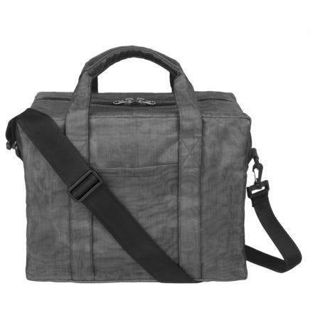 Smateria Weekender Medium bag in Charcoal — handmade recycled industrial net travel tote with front pocket and shoulder strap