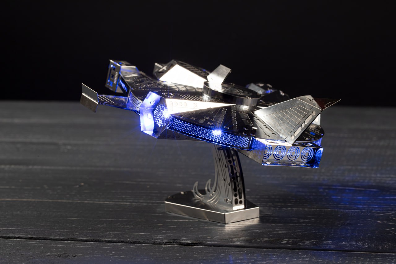 Starship Nebula Scout in grey with blue LED rear light