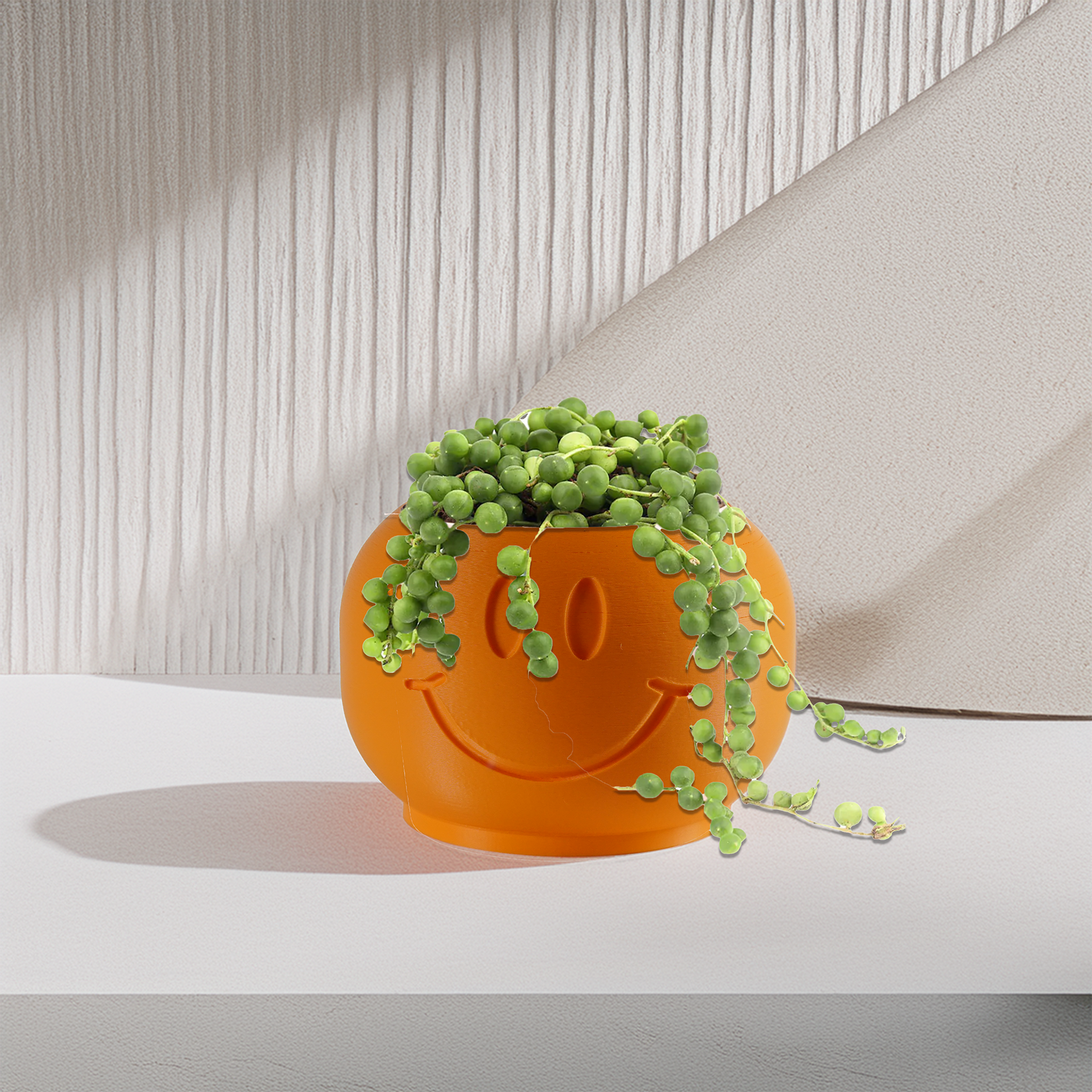 Smiley Face Plant Pot with Drainage & Drip Tray – Eco-Friendly PLA Planter