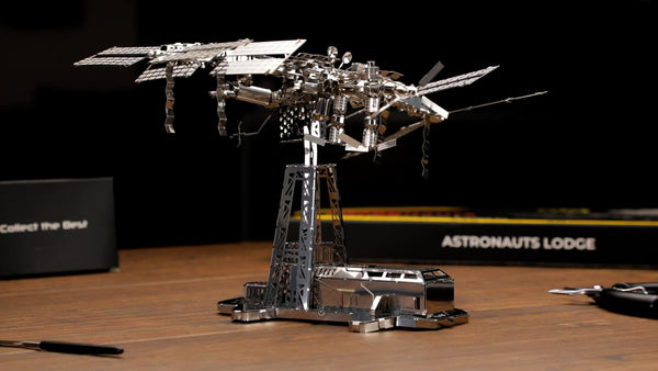 Astronauts Lodge Space Station Model Kit - Metal Time