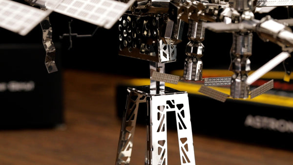 Astronauts Lodge Space Station Model Kit - Metal Time