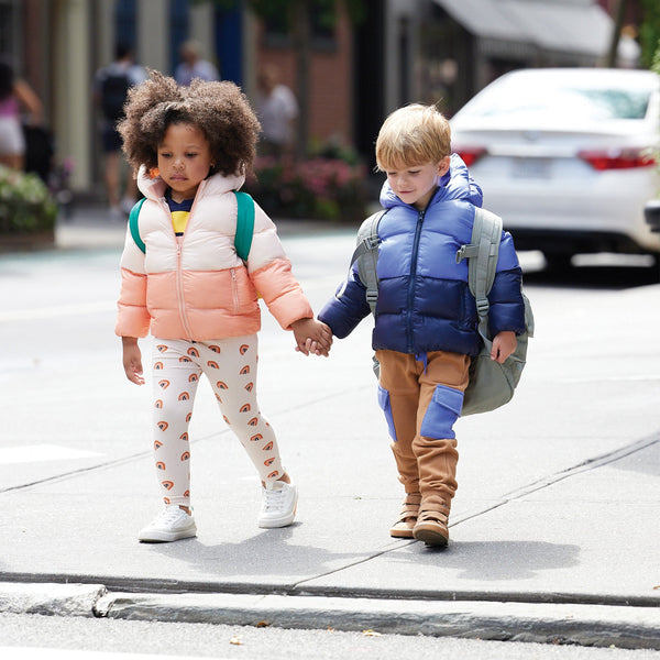 Mon Coeur Colorblock Puffer Jacket: Eco-friendly warmth for kids! Made with recycled materials & Thermore® eco-insulation. Water-repellent, wind-resistant, warm to -20°C. Soft pink & terracota. 