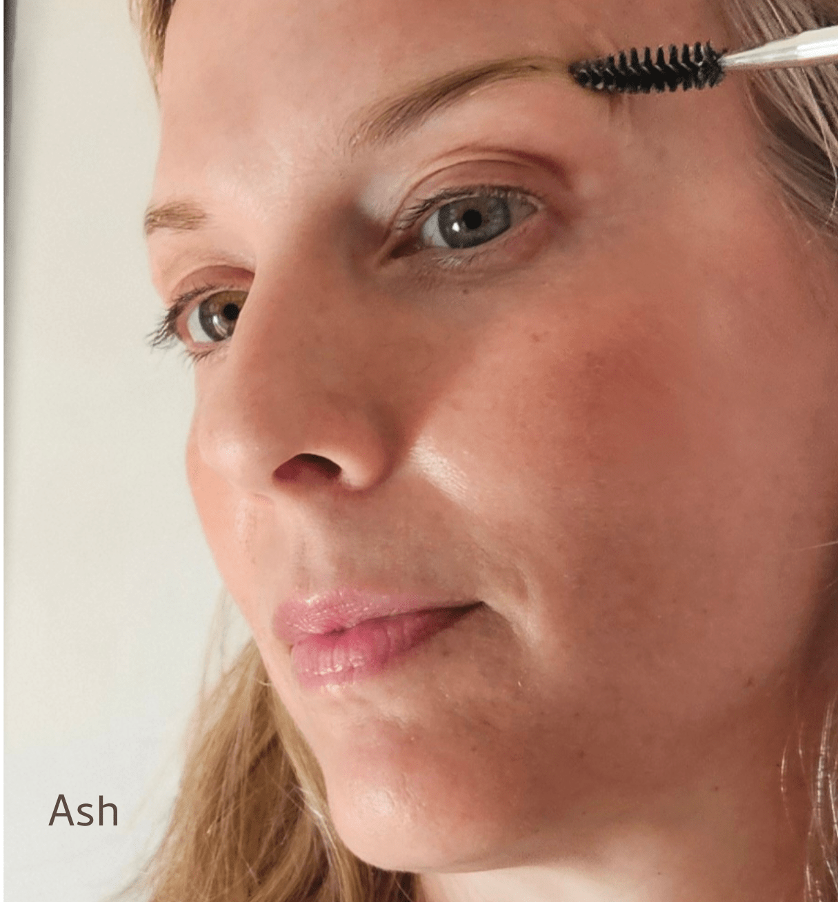 Vegan Shaping Eyebrow Wax - 3 colors