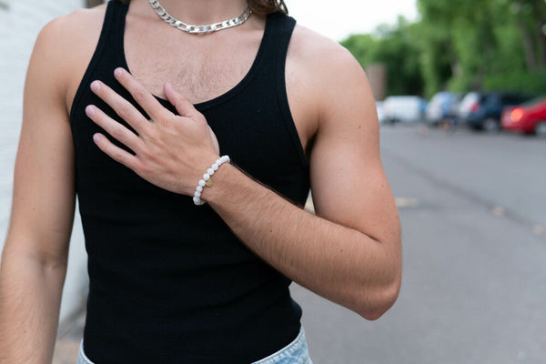 White agate elastic bracelet styled with chunky silver chain jewellery