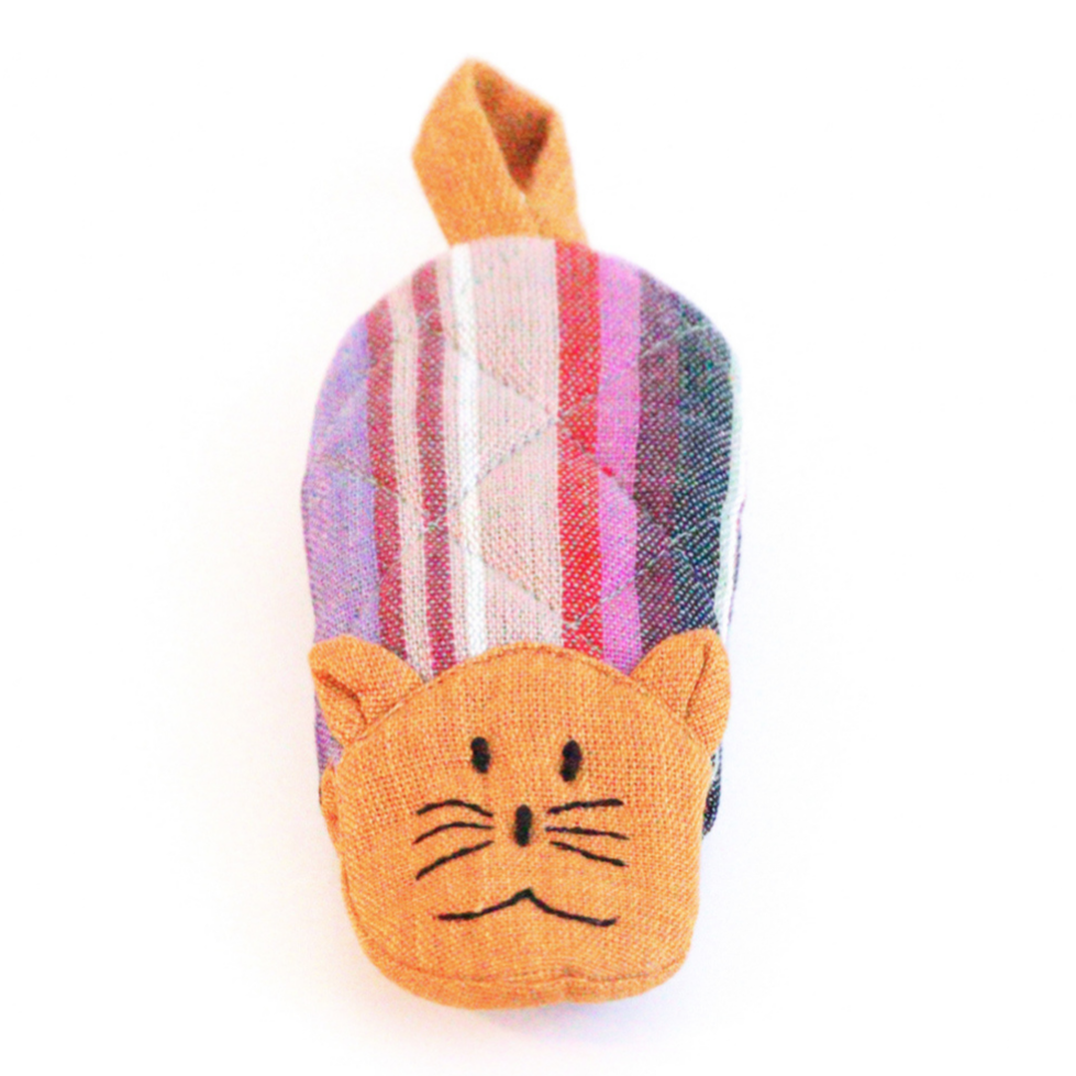Gaia Cat Skillet Handle Holder - Handmade, Zero Waste and Fair Trade