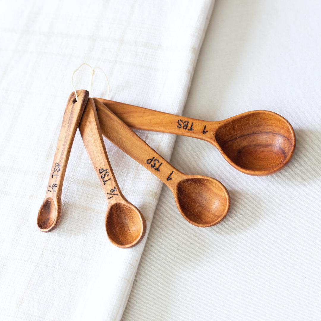 Enhance your cooking experience with our handcrafted Wood Measuring Spoon Set. Made from reclaimed wood and featuring precise measurements, these spoons are both functional and stylish.