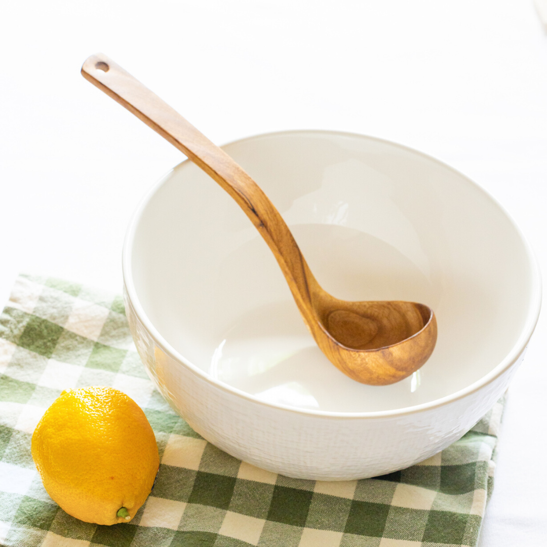 Hand-carved wood ladle: sustainable macawood or laurelwood. Fair trade, artisan-crafted, unique gift. Serve with style & eco-love! ✨