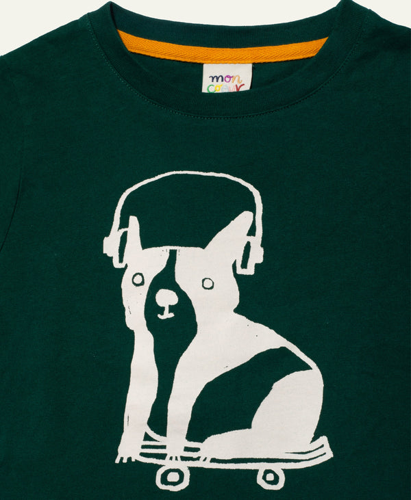Close-up of skateboarding dog graphic on Mon Coeur Walter kids recycled cotton t-shirt
