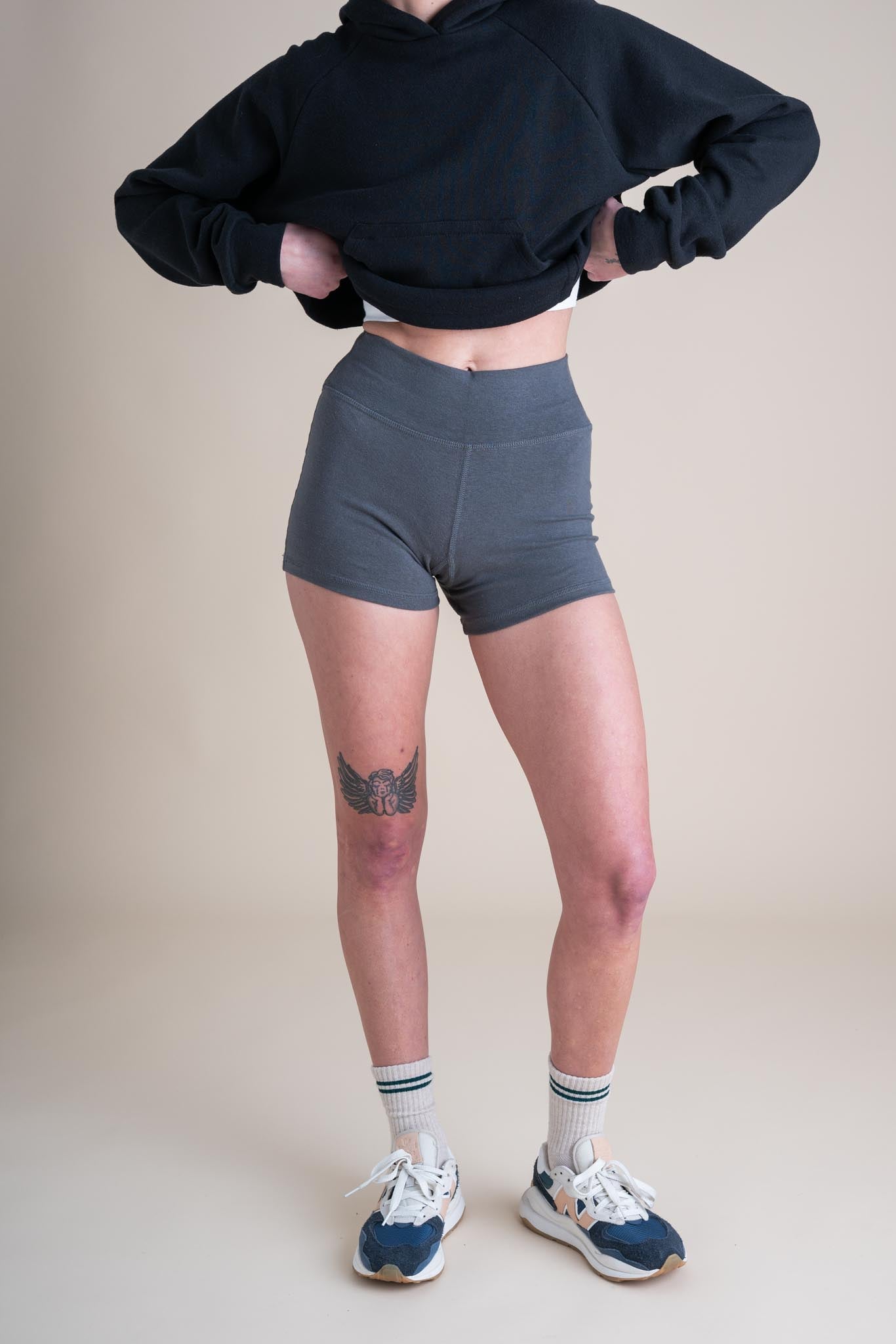 Yoga Shorts in Concrete