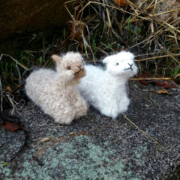 Alpacadorable Cria – Handmade 100% Baby Alpaca Christmas Ornament