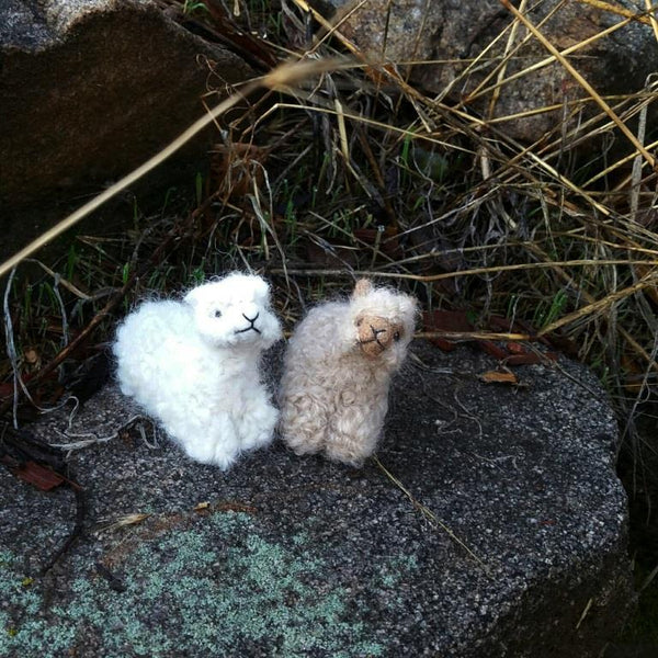 Alpacadorable Cria – Handmade 100% Baby Alpaca Christmas Ornament