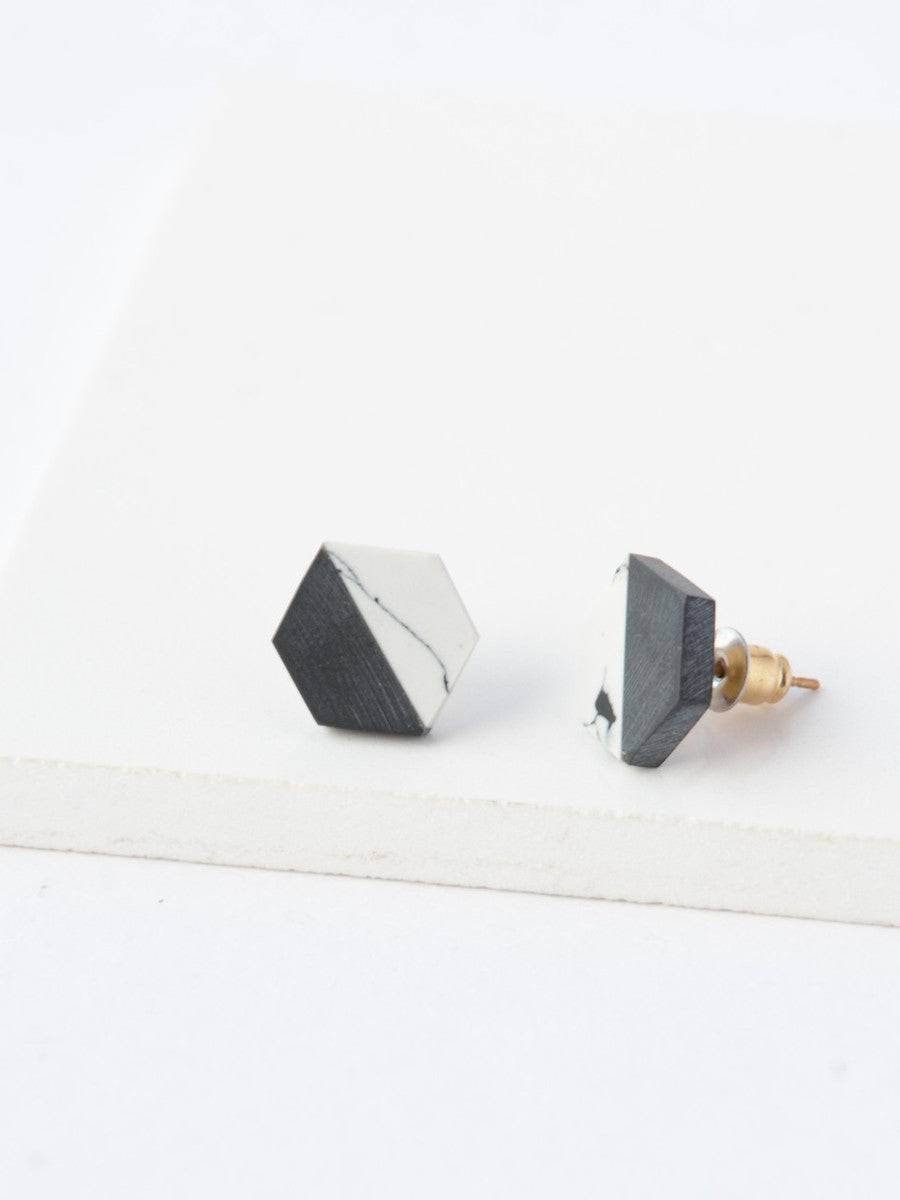 Fair Anita Balanced Geometry stud earrings in black and white – 1cm hexagon clay resin studs