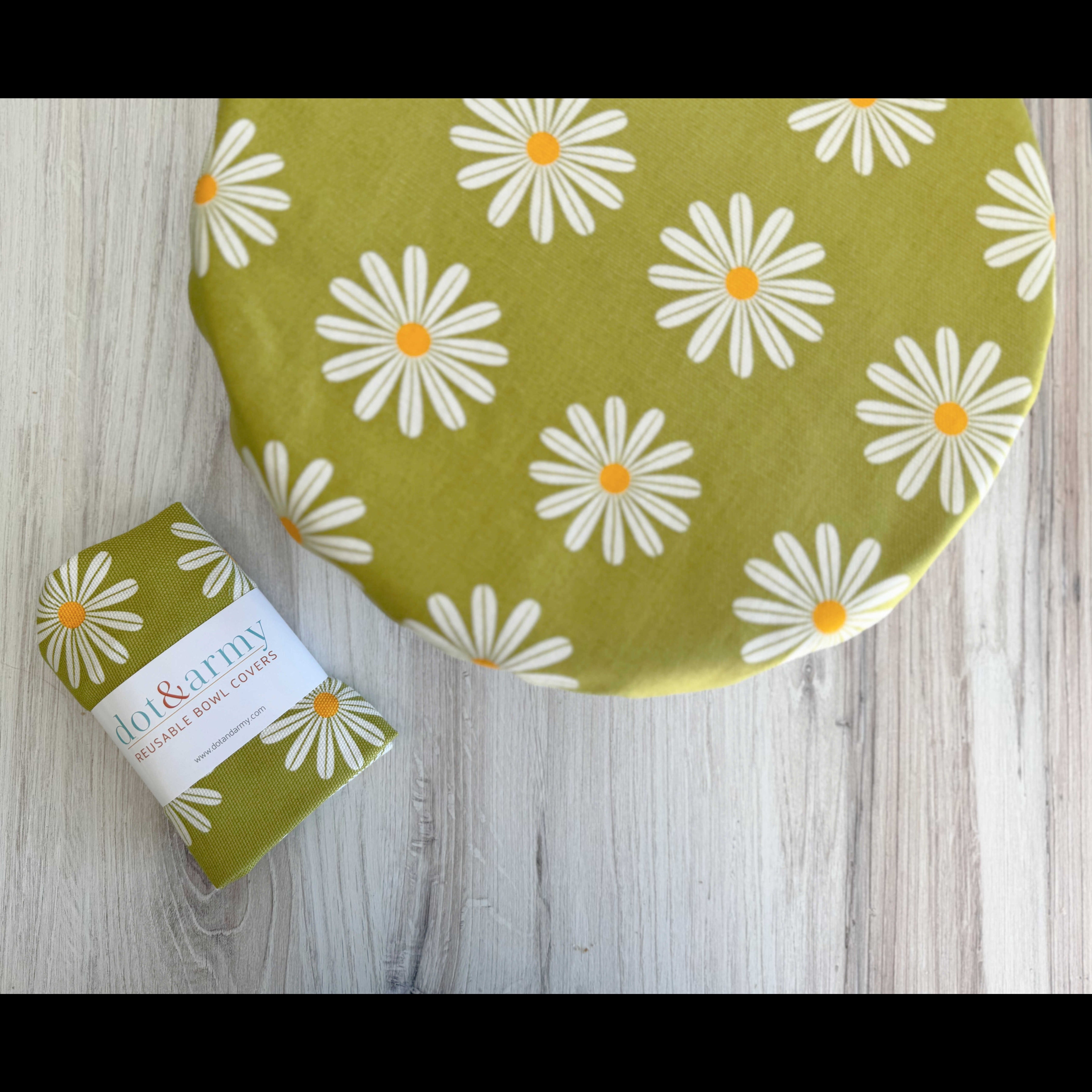 Reusable daisy print cotton canvas bowl cover handmade by Dot and Army in Brunswick Georgia