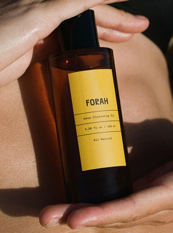 Close-up of FORAH Deeps Cleansing Oil texture – lightweight, non-greasy natural cleansing oil