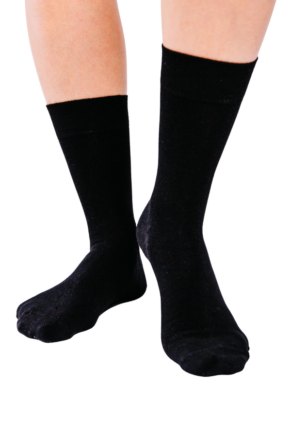 Find relief from itchy feet with Remedywear™ Adult TENCEL Socks. Our soft, breathable socks are infused with TENCEL and zinc to soothe eczema, psoriasis, and athlete's foot. Experience ultimate comfort and freshness.