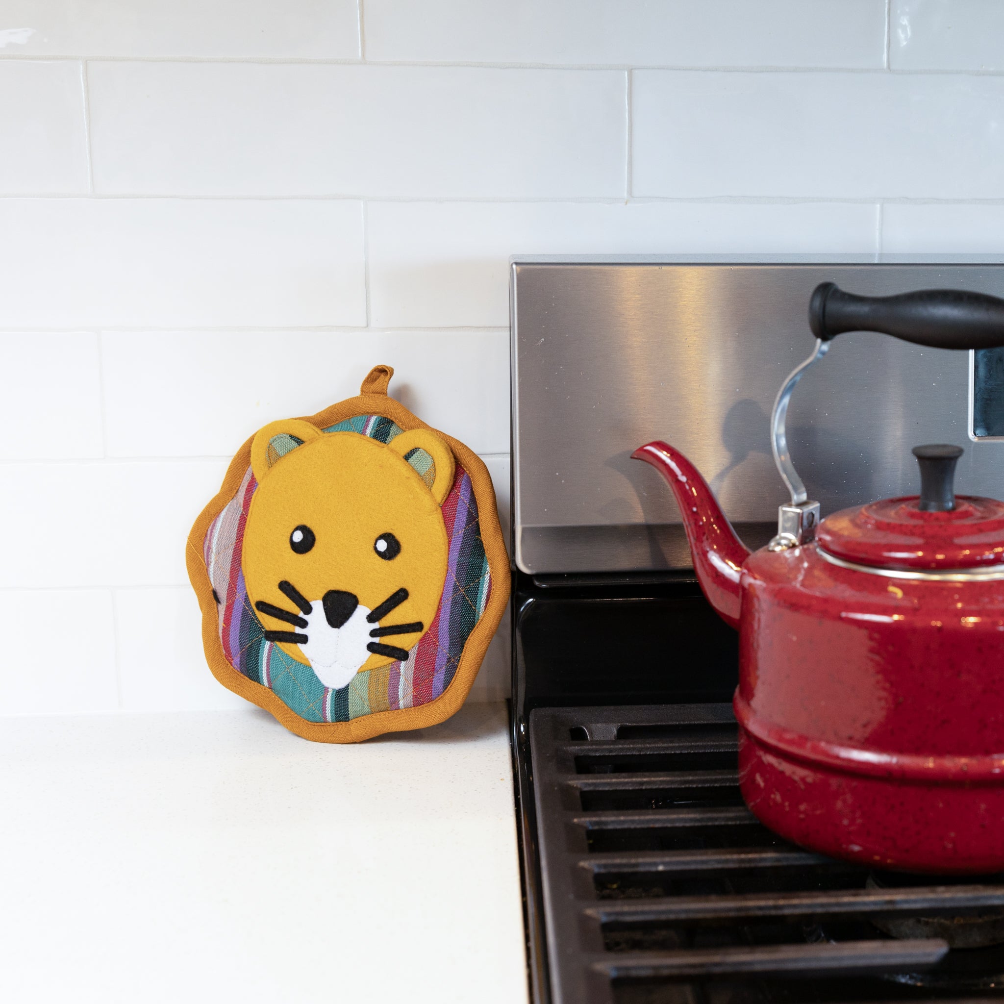 Lion Dual-Purpose Trivet & Pot Holder