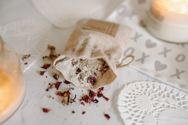 Gift Set - Pillow Spray, Relax Roller, Oatmeal Soak & Rose Test Tubes